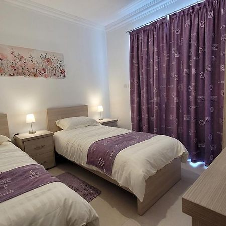Lovely Apartment With Side Sea View St. Paul's Bay Exteriör bild