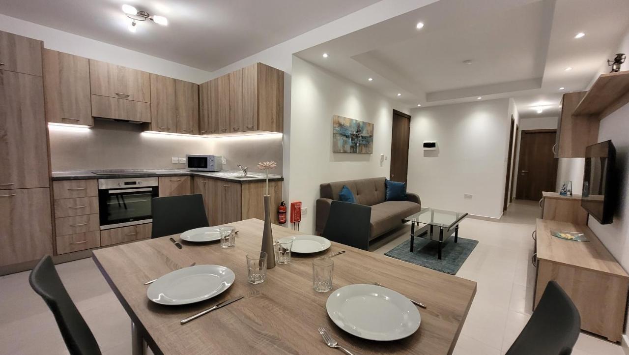 Lovely Apartment With Side Sea View St. Paul's Bay Exteriör bild