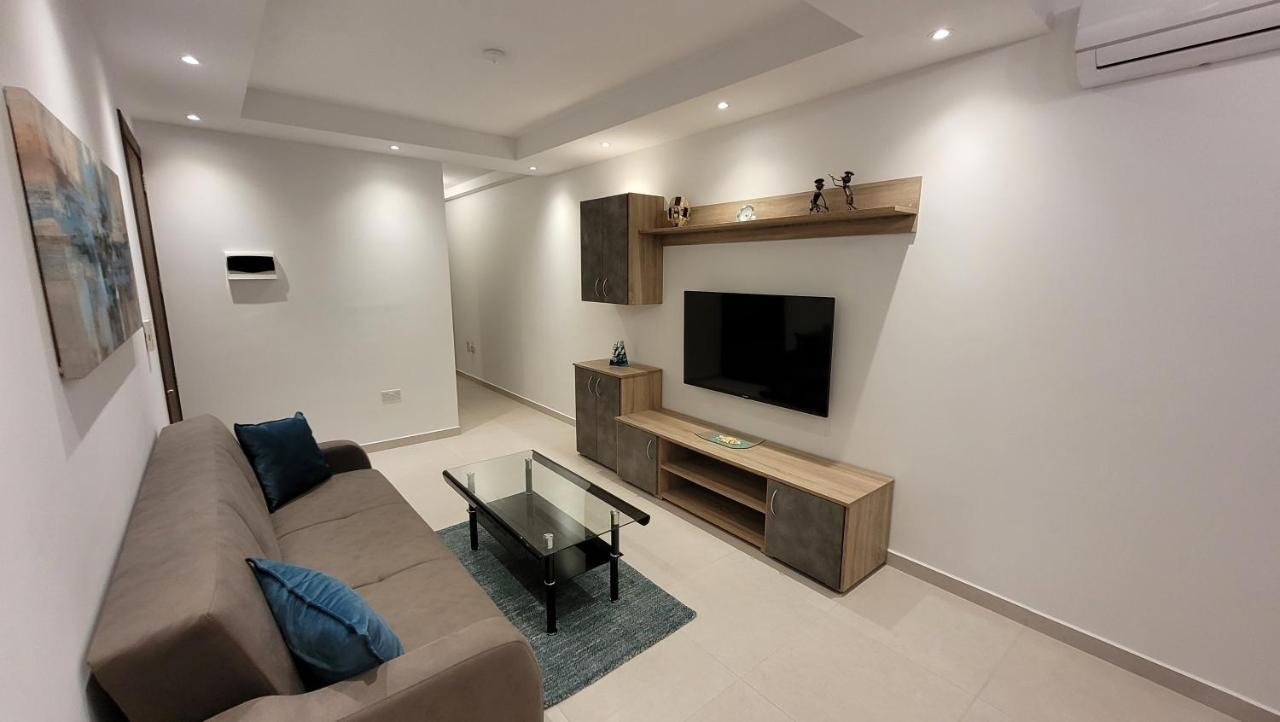 Lovely Apartment With Side Sea View St. Paul's Bay Exteriör bild