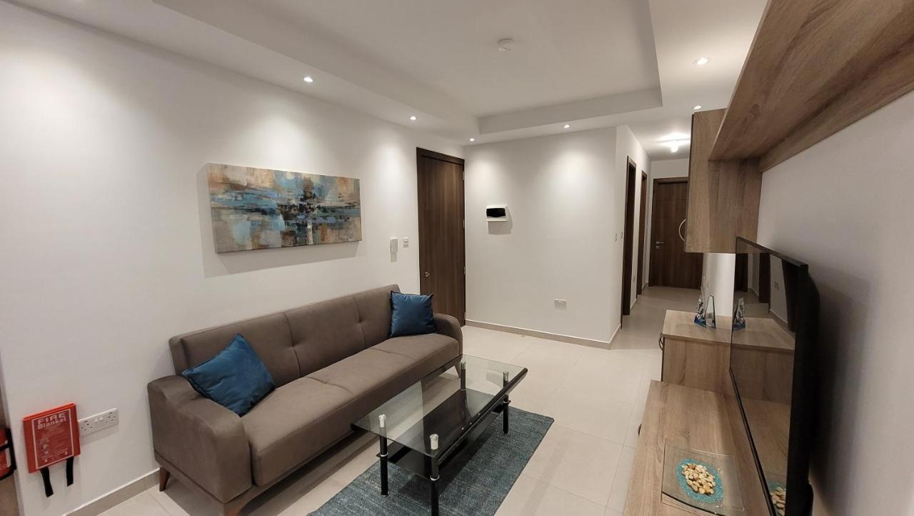 Lovely Apartment With Side Sea View St. Paul's Bay Exteriör bild